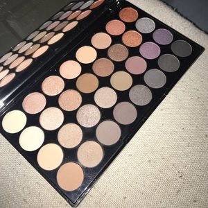Makeup Revolution Affirmation Eyeshadow Palette